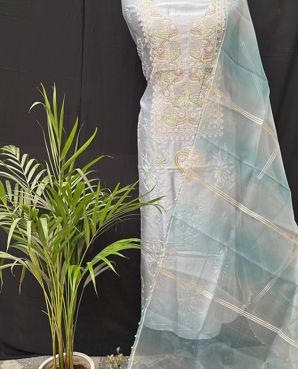 AwadhChikan's tweet photo. Make a long-lasting impression on parties, occasions, and formal dinner that match your personality gives a royal a look with some Indian conventional touch with chikankari work with this Soft Chanderi Suit with organza dupatta embellished with Bead, Aari, Cutdana, and Moti work. https://t.co/uM4yGN0LNy