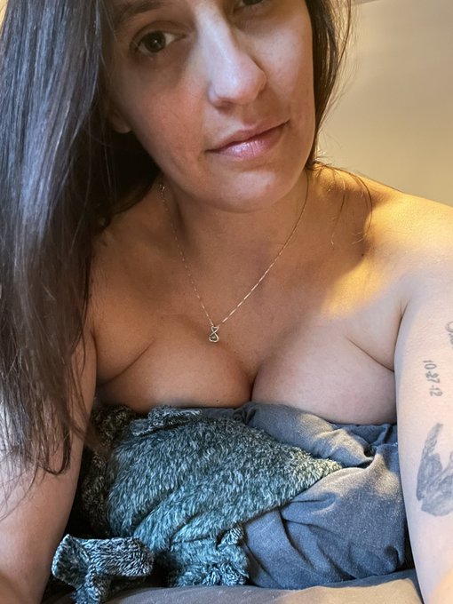 Alexandra Larson’s pics and videos