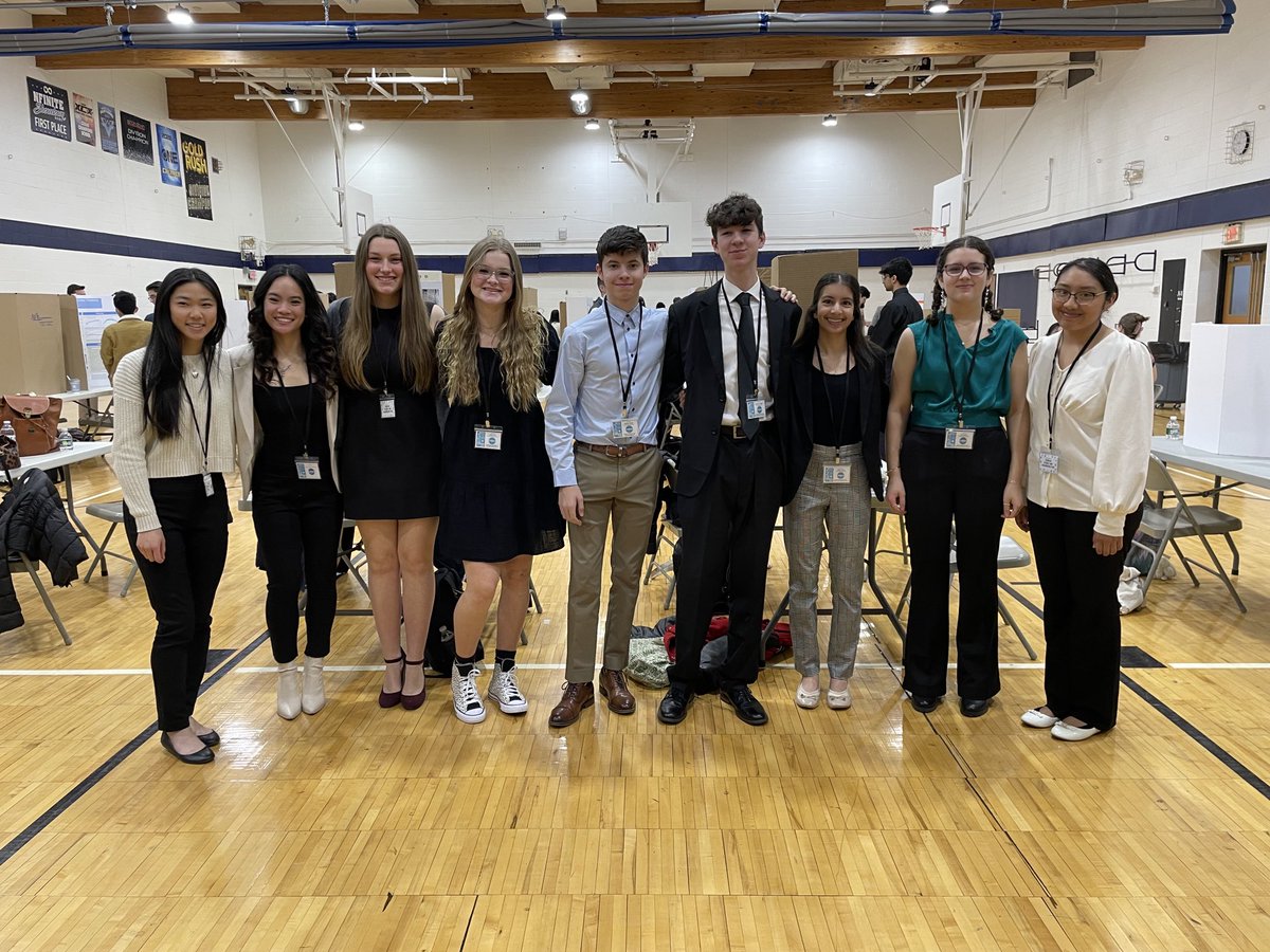 WHS_MrsClarke's tweet photo. WHSScience Research Students at Spartan Science and Engineering Fair ⁦@MsDSacco⁩ ⁦@WhsLivres⁩ ⁦@WHSLottmann⁩ ⁦@WHSPanko⁩ #WeAreBarrons https://t.co/pHISogYhmy