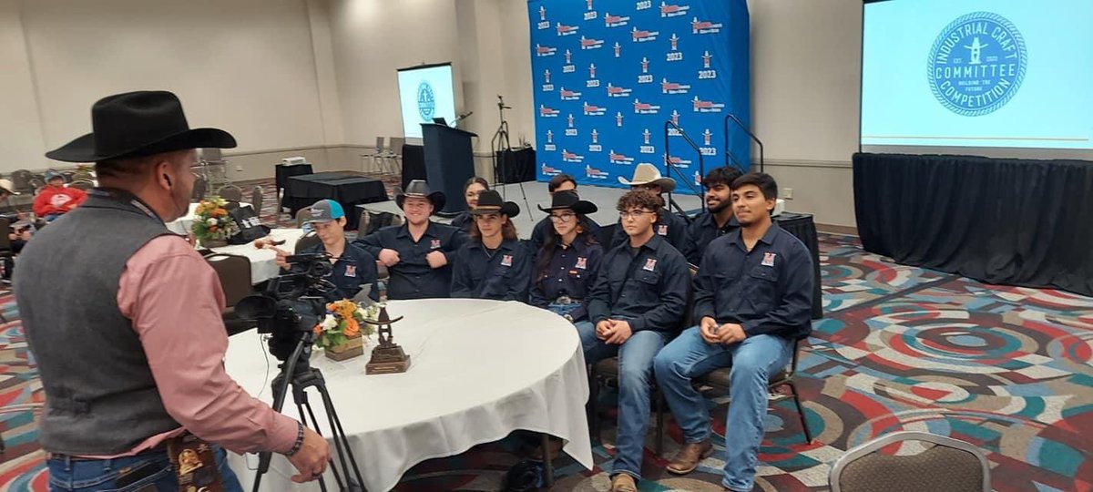 VMHSEagles's tweet photo. 📣 VMHS welders participated in the Houston Rodeo Industrial Craft competition this past weekend and took home a first place award in the interview category and 2nd place overall amongst 13 different school districts from throughout the state! 👏 #InspireExcellence https://t.co/BDZtldB0vZ