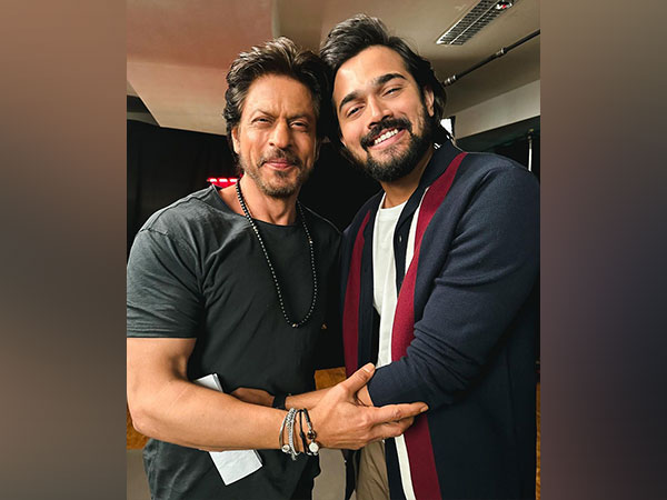 ani_digital's tweet photo. WATCH: Shah Rukh Khan collaborates with Bhuvan Bam for a fun video
Read @ANI Story | https://t.co/n4xD3G7x9S
#ShahRukhKhan #SRK #BhuvanBham #Pathaan https://t.co/5ZHCPBdVHk