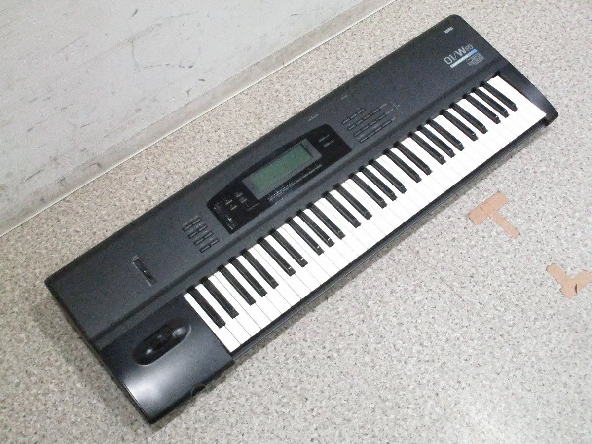 ishibashi_yoko's tweet photo. 横浜店 #キーボードマート です。
1980年代を彩った #KORG シンセ #POLY800 と #POLY800_2 の中古が揃いました。
この後に #M1 #01w などワークステーションシンセの発売へと続いていくんですよね。
販売中の中古シンセはコチラ⬇️
https://t.co/oFPKfd7hpq
#シンセ
#中古シンセ https://t.co/VflL2K2ipr