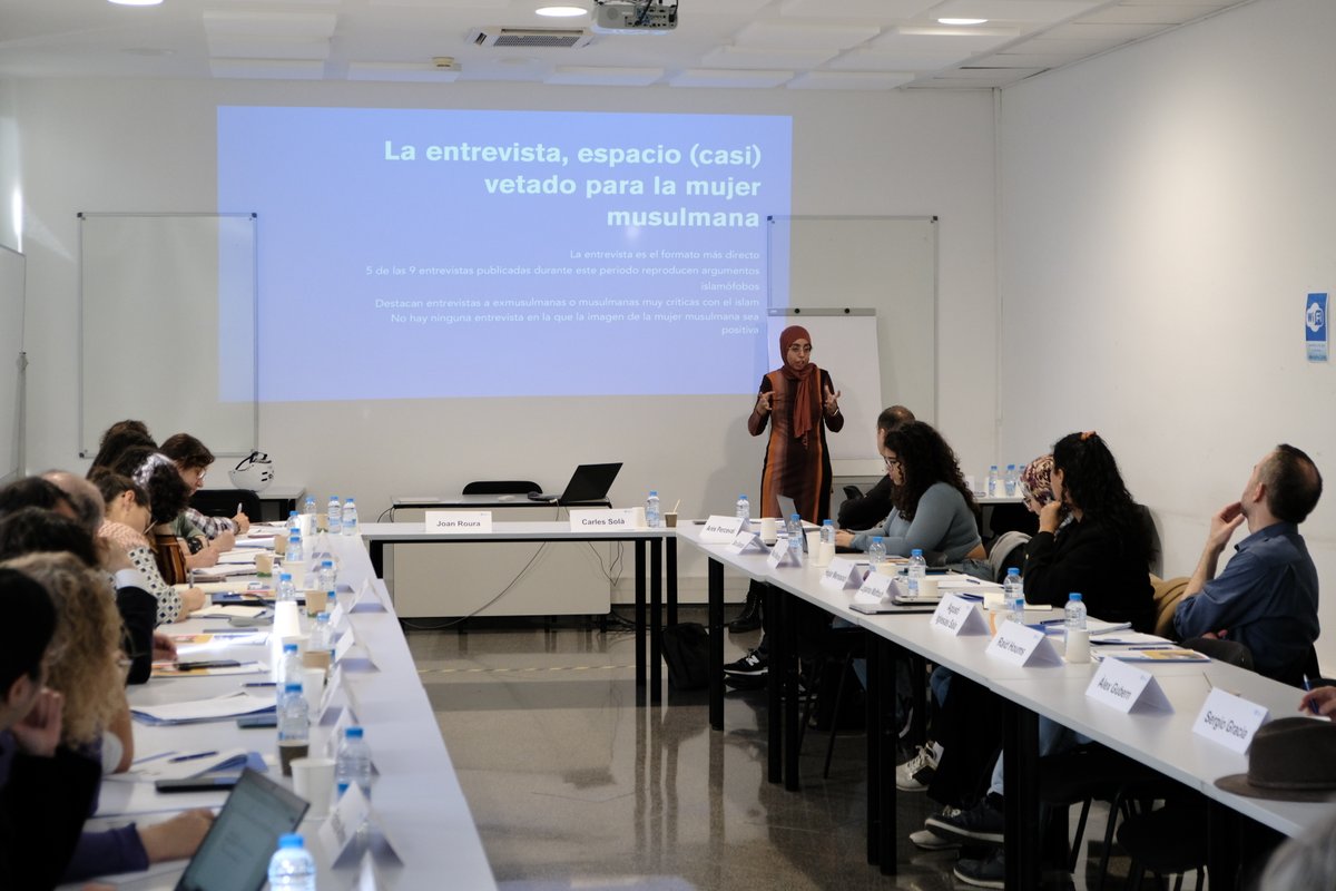 IEMed_'s tweet photo. Dar ➕espacio informativo y protagonismo a la diversidad de mujeres musulmanas, una de las principales recomendaciones de #MAGIC, 
proyecto financiado por la UE y liderado por el @IEMed_
Hoy @NadZiani (@Al_Fanar) ha presentado sus resultados en el IEMed.
👉🏽https://t.co/4xjRPgSwXB https://t.co/xcrEARt4FG