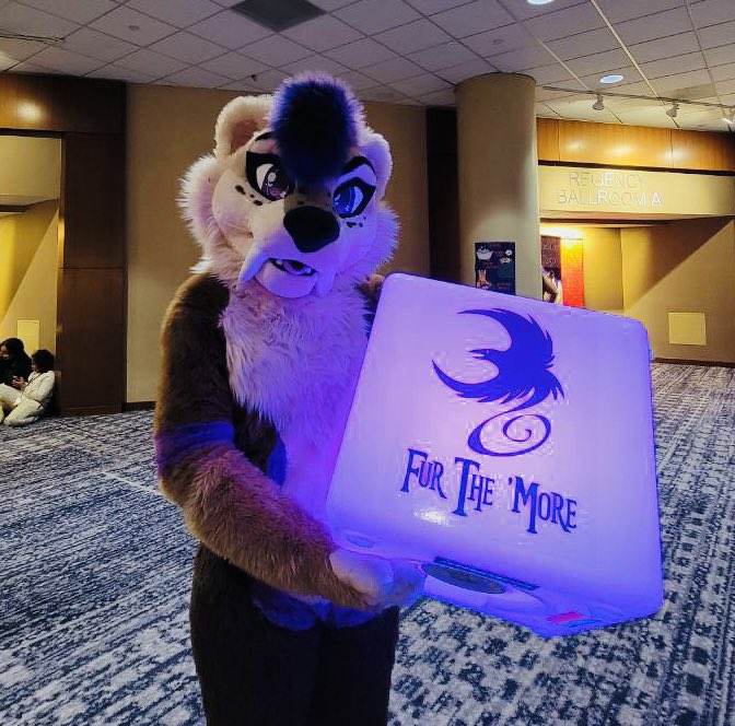 astridddragon's tweet photo. ✨glowy✨ #FurTheMore #furthemore2023 #fursuit #fursuiter https://t.co/6uWAAdiHxX