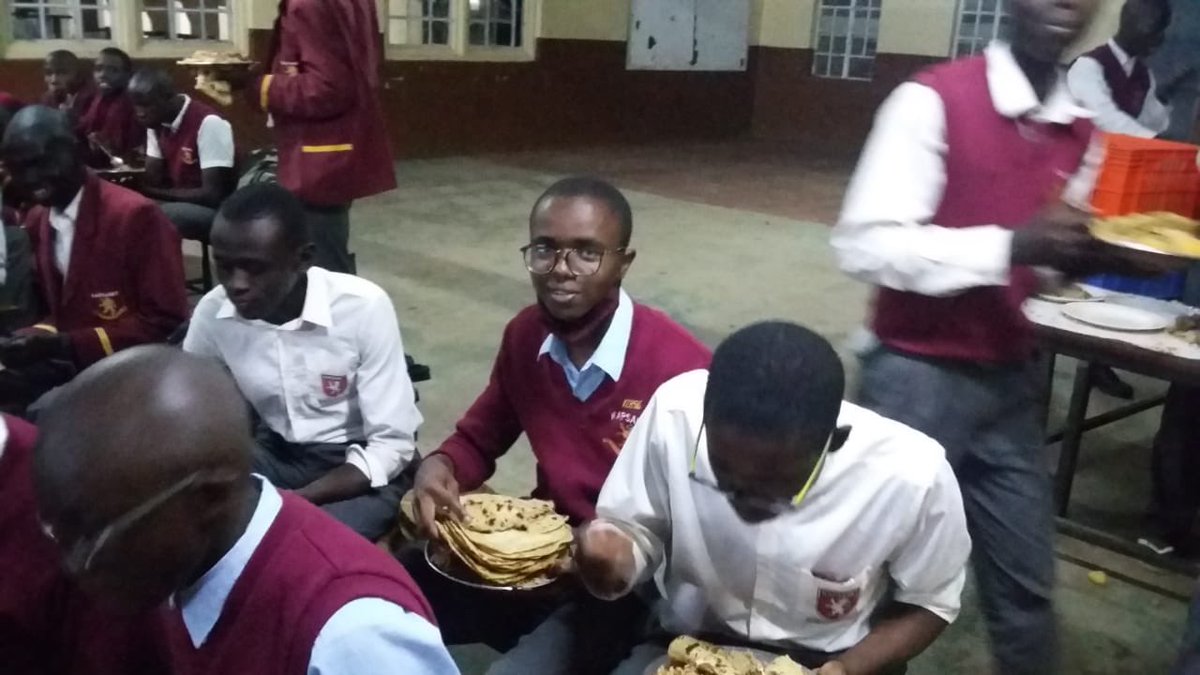 t1jan1_'s tweet image. Back in Kapsabet International school,I remember that we had to eat chapati after the coconut milk mashed potatoes got finished. #worstdayofmylife