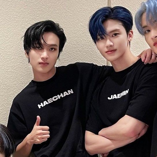 Jasa bangunin kelas.

Na Jaemin ft Lee Haechan, Few Tweets Au.