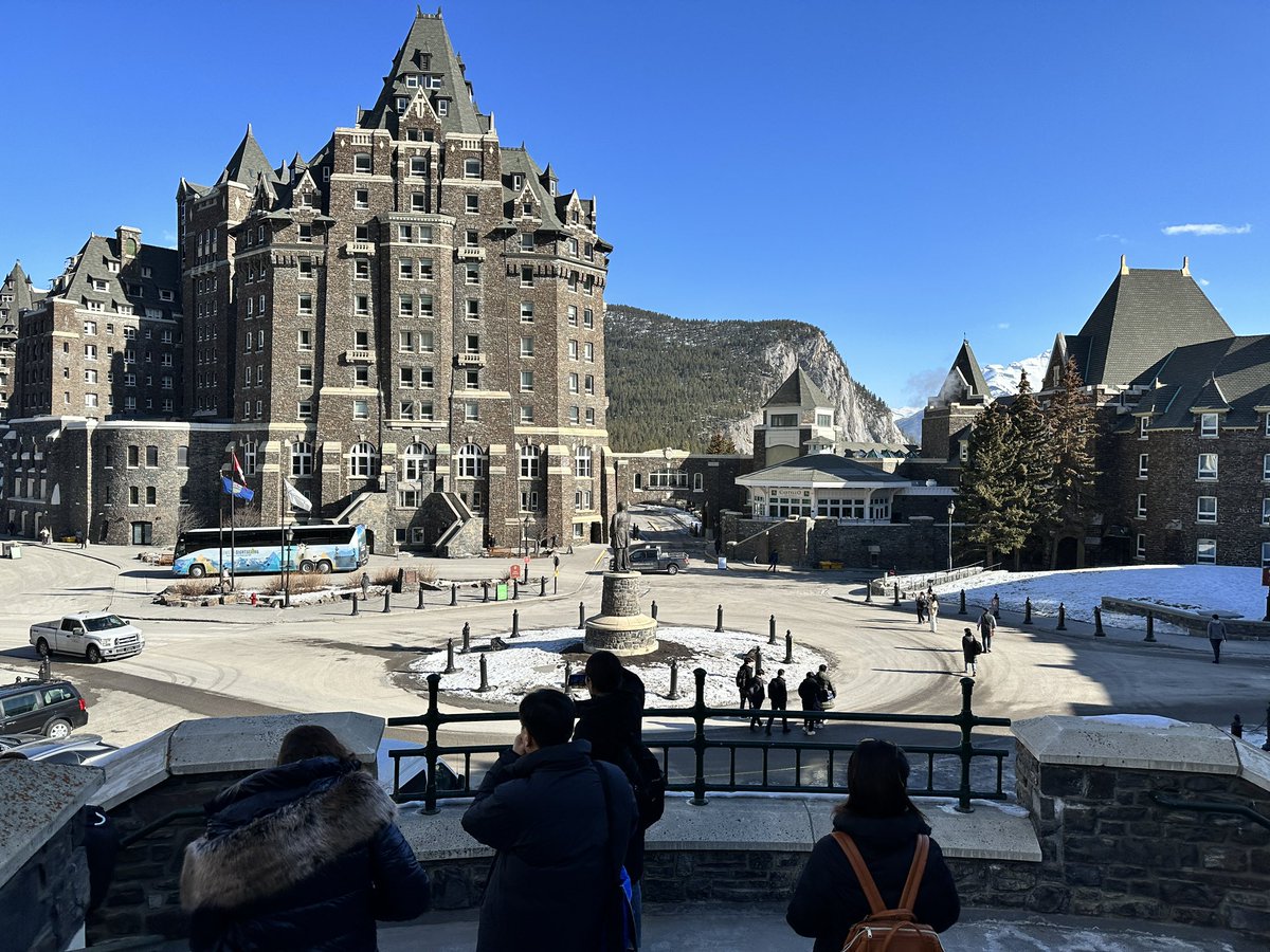 doreencchan's tweet photo. Looking forward to the week at the Keystone Symposia in Banff! Can’t beat the view. https://t.co/SDaxKAJezj