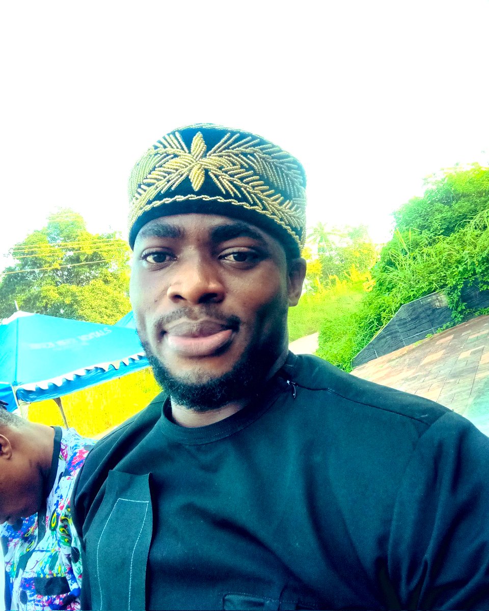 KaizenMindset_3's tweet photo. @PeterObi @chude__ What is Mr Chude's crime?

1: He dares to support a New Nigeria cause.

2: He is a diligent and uncompromising young man in a country where criminals are celebrated by those in power

3: He is a bold Igbo man.

#FreeChudeNOW✊🏽 https://t.co/OSaqhh9es8