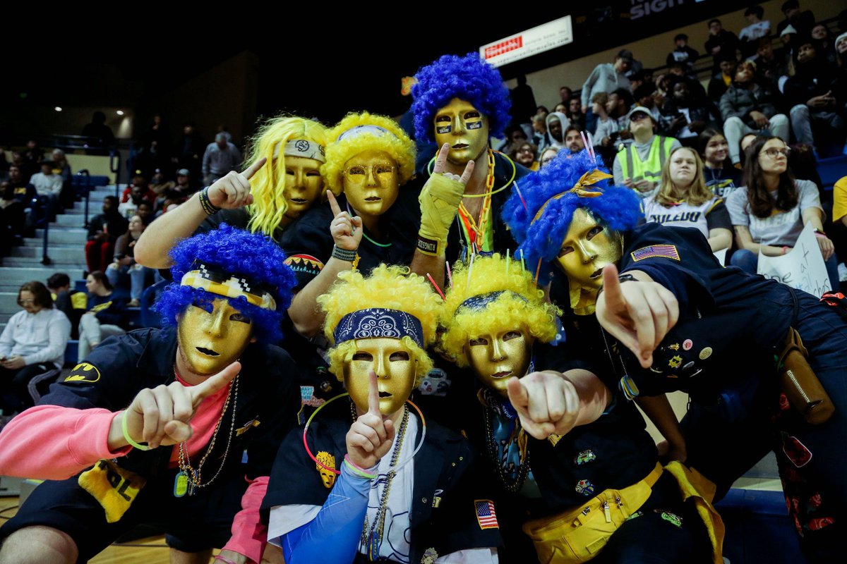 Big heartfelt thank you to our  <a href="/UTRMB/">Rocket Marching Band</a> <a href="/ToledoBlueCrew/">Blue Crew</a> @UTCheerleading <a href="/ToledoDanceTeam/">UT Dancing Rockettes</a> for supporting us all season! Love your passion and positive energy. #Grateful 🚀💙