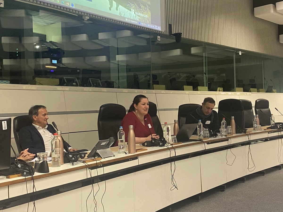 zerowasteeurope's tweet image. Borealis, a fossil-fuels company, are now changing their ways to safeguard the planet from CO2 emissions and waste. They’re doing this by focusing on carbon circularity (atmosphere, biomass, and circular tech) - Borealis’ Venetia Spencer’s presentation at #MixedWasteSorting