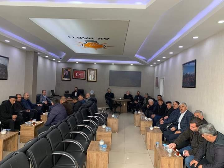 <a href="/Akparti/">AK Parti</a> Siirt Milletvekilli A. Adayı değerli abim <a href="/focalapkulu/">Fuat Özgür Çalapkulu</a> iki dönem <a href="/AkPartiSiirt/">AK Parti Siirt</a> il başkanlığı yaptığı dönemdede beraber çalıştığı #Pervari ve #Şirvan ilçe ve Belediye başkanlarını ziyaret edip, adaylık sürecinde kendisine destek talebinde bulundu.
<a href="/RTErdogan/">Recep Tayyip Erdoğan</a> <a href="/zer_smal/">İSMAİL ÖZER</a>