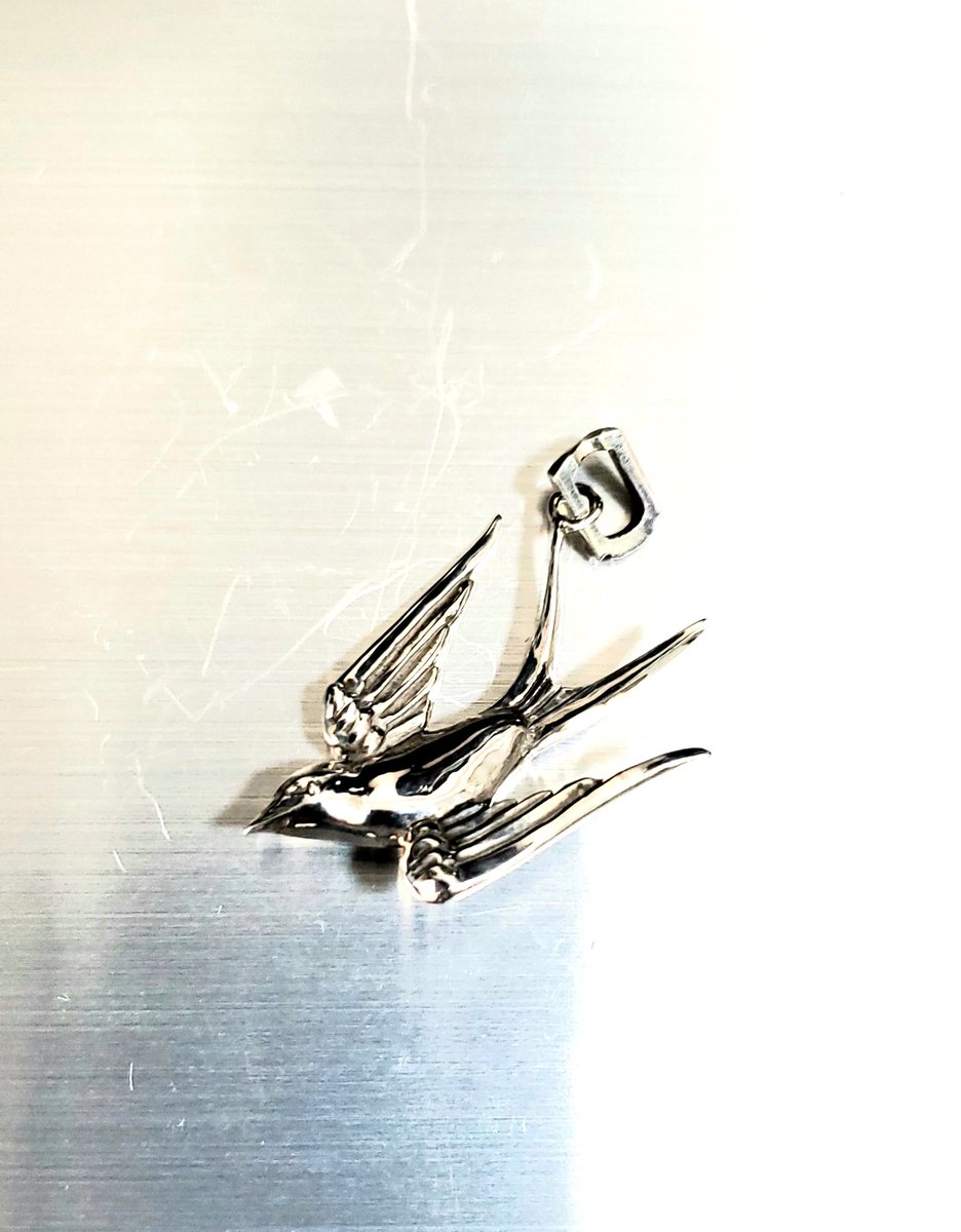 Future_world13's tweet photo. ROSH

#GINZO #ROSH
#ギンゾー #ロッシュ
#SILVER925 #シルバー
#Silveraccessory
#Pendant #Bracelet
#Swallow #Eagle
#Tattoo #八咫烏
#TOKYO #Akihabara https://t.co/LG9UemiB9N