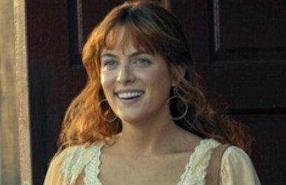 HotGirlsGuideTo's tweet photo. Let it be known that I gave myself these very 70s inspired bottleneck bangs before Daisy Jones came out. https://t.co/Mn5dkcZGlI