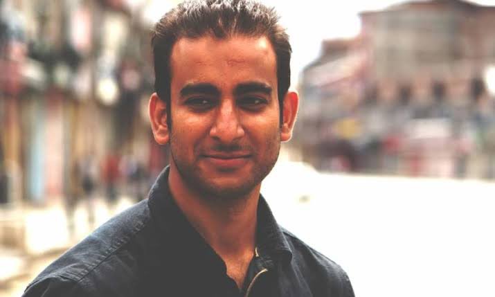 कश्मीरी पत्रकार व वंदे मैगज़ीन के फाउंडर <a href="/IrfanMeraj/">Irfan Mehraj</a> को UAPA के तहत किया गया गिरफ्तार!

इरफ़ान अल जज़ीरा, <a href="/trtworld/">TRT World</a>, DW व वाशिंगटन पोस्ट जैसे कई बड़े मीडिया हाउस के लिए लिखते थे रिपोर्ट!
प्रेस क्लब ऑफ इंडिया ने इरफ़ान की गिरफ्तारी का विरोध करते हुए त्वरित रिहाई की मांग की!
#UAPA