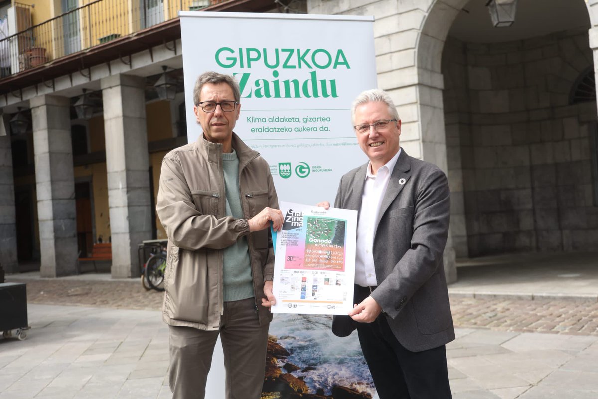 OrainIngurumena's tweet photo. 📽️🌿Hoy hemos presentado la III Muestra de Cine de la #Naturaleza y Medio Ambiente #GnatZinema que acogerá el @TOPICTOLOSA en su clausura.📽️🌿

🎞️Aurre-estreinaldia, “Ganado o desierto” de #FranciscoVaquero

📅martxoak 30 , 19:00yan

🎫 Sarrerak doan https://t.co/R5QpkelguU