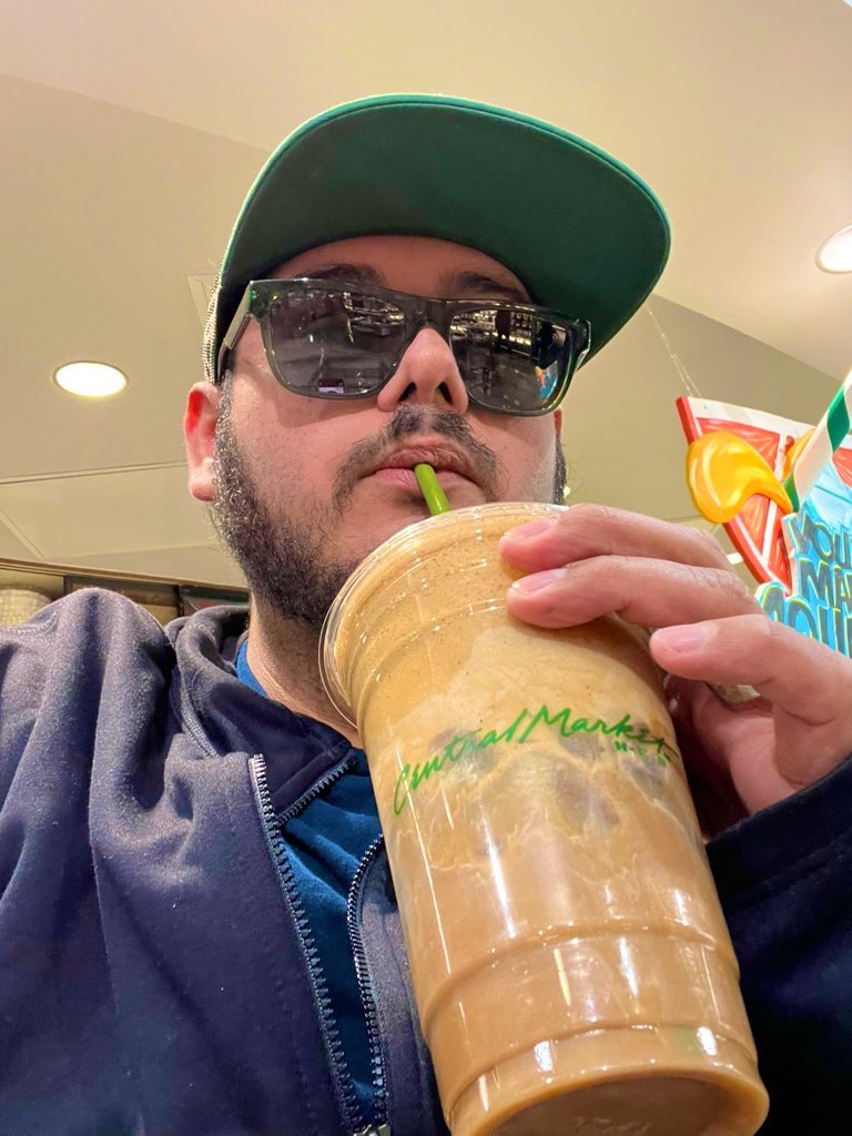 osojames2020's tweet photo. An iced coffee gay in the wild. https://t.co/Hi11v8G6Jc