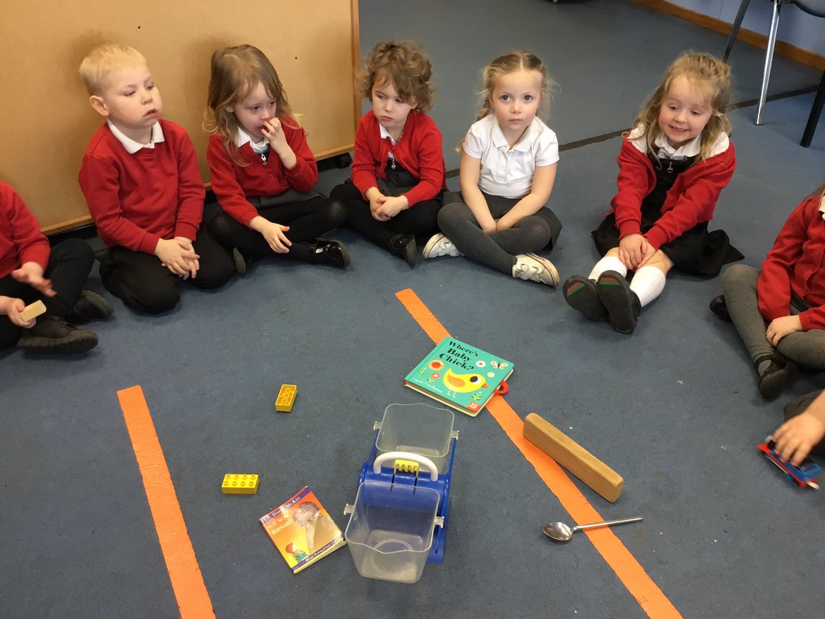 NurseryOPS's tweet photo. The children began to talk about ‘heavy and light’ by using weighing scales! We started learning how to use them and how to predict what would happen with items of different weights! #earlymaths #opsmaths https://t.co/n1cJHvdk2i
