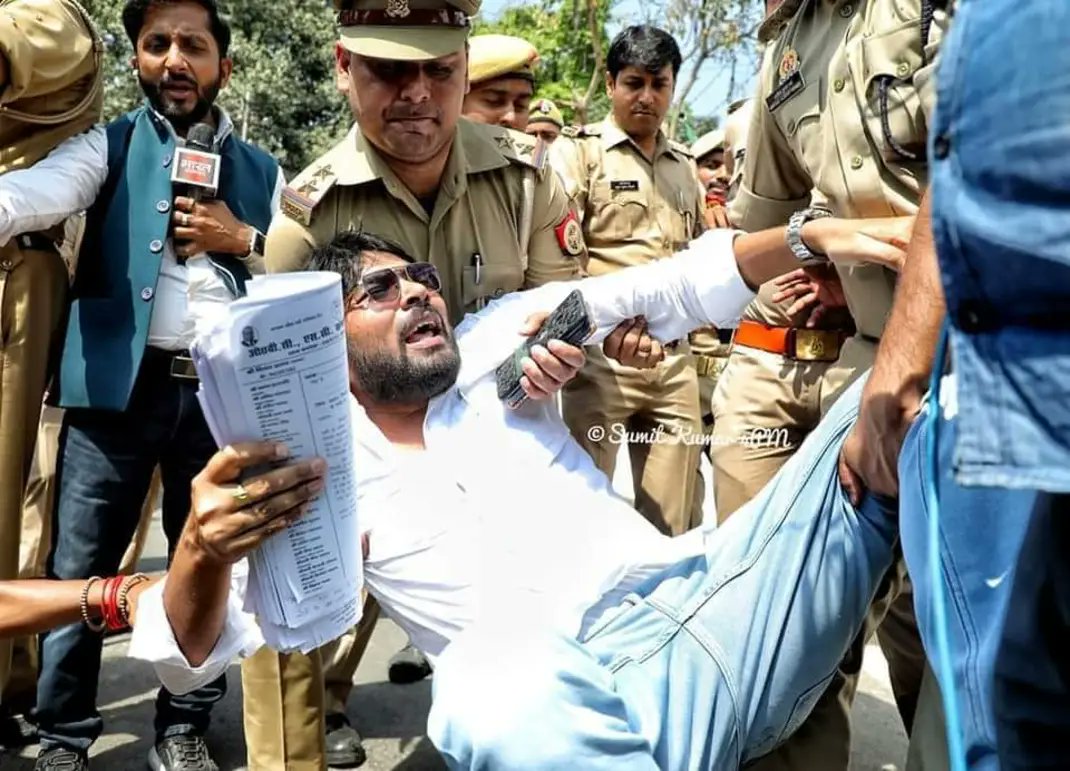 <a href="/ErAshishSPatel/">Ashish Patel</a> <a href="/ApnaDalOfficial/">Apna Dal (S)</a> आदरणीय बड़े भाई, 69kशिक्षक भर्ती में हुए,6800चयनित पिछड़े/दलितों को नियुक्ति देने के बजाए, मनुवादी अधिकारियों द्वारा 6800को ही खत्म करवा दिया!आप ने मुखर तरीके से हमारे मुद्दे को उठा के 6800की सूची जारी करवाई थी,पर अब मंत्री बनने के बाद तो आप कुछ बोलते ही नही, क्या यही राजनीति है?