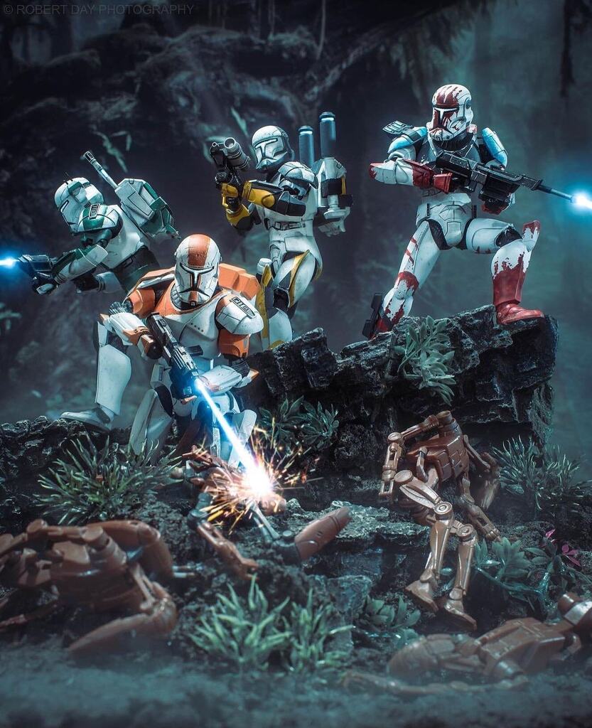 SWTimeShow's tweet image. Epic RC squad setup from @97_parsecs_photography 🦾 use #starwarstimeshow for features #republiccommando #clonewars #starwarstoyphotography instagr.am/p/CqDVa84OOYP/