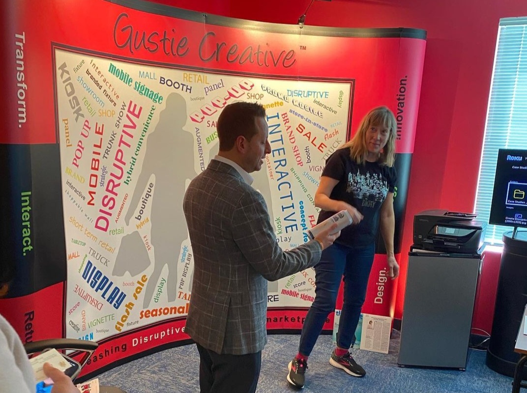 gustiecreative's tweet image. Sending a shout out to the peeps who visited our Pop Up Event at the @ResearchParkFAU Open House! It was a fun evening and we learned that everyone loves @LiquidDeath 😁 even our local congressman!  
#popup #people #gustiecreative #disruptiveretail #enjoylife #Boca #southflorida