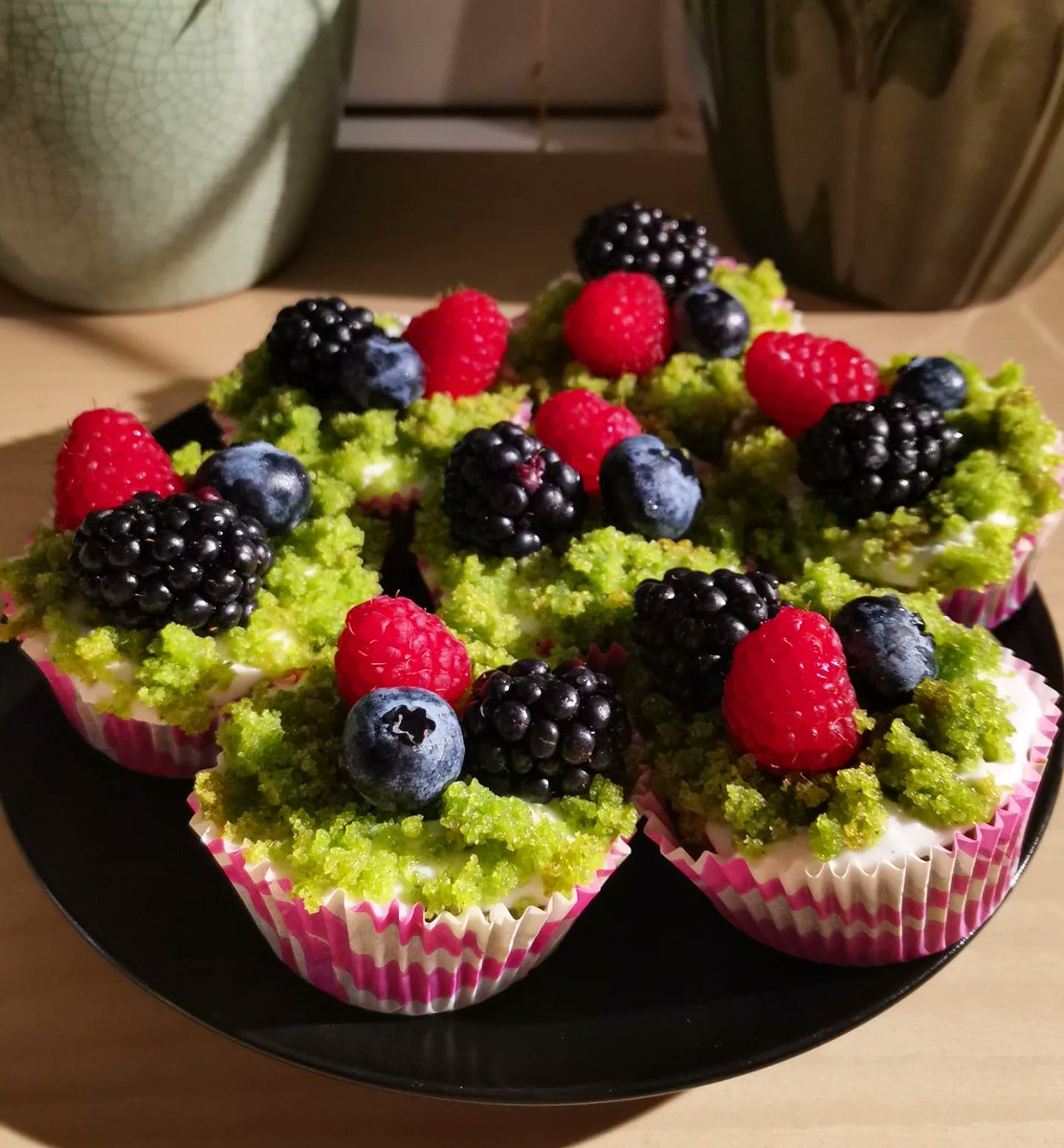 tulenovo36 (@tulenovo36) on Twitter photo To celebrate a grant  I've received from the Finnish Cultural Foundation, I made some treats to share with my @KuopioBIU group 💚 Thank you @Skr_fi for green-lighting my research! #skr2023 To celebrate a grant  I've received from the Finnish Cultural Foundation, I made some treats to share with my @KuopioBIU group 💚 Thank you @Skr_fi for green-lighting my research! #skr2023