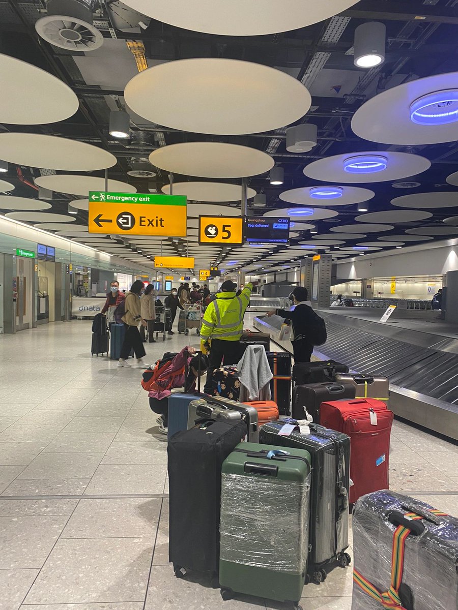 yettiyanes's tweet photo. Going round and round, finally back to London✈️✈️ https://t.co/BU1XC4qhsi