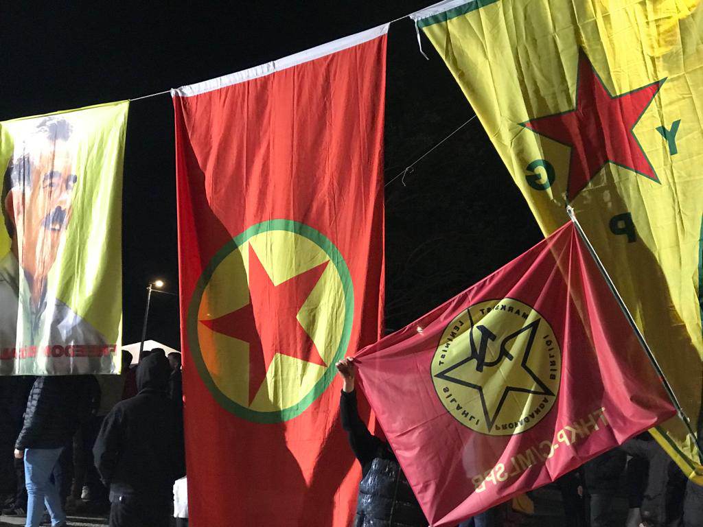 NEVROZ PİROZBE

THKP-C/MLSPB, Yunanistan'daki NEWROZ kutlamalarına  "Siyonist barbarlığa, Emperyalist saldırganlığa ve Oligarşik diktaya karşı Her yer NEWROZ, Her yer DİRENİŞ" pankartı ve THKP-C/MLSPB bayrakları ile katılarak halkların DİRENİŞ halayına durdu. 

#NewrozPirozbe