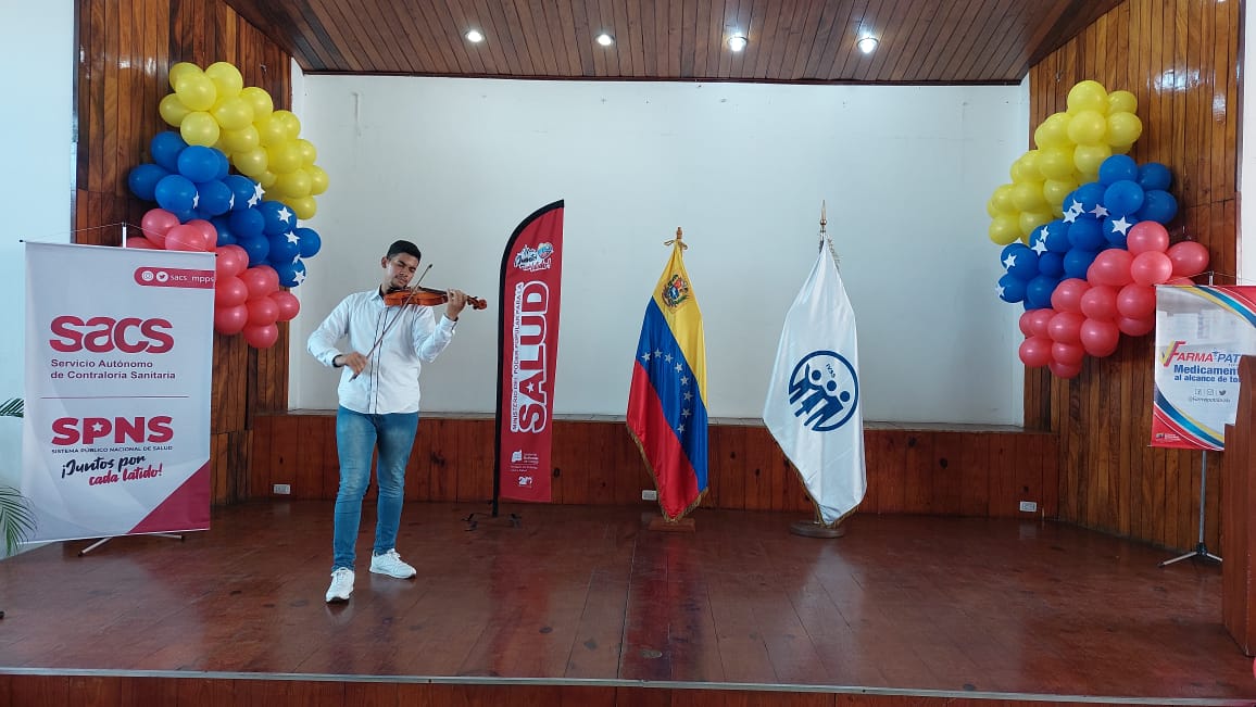 MinSaludVE's tweet photo. #EnDesarrollo || En el marco del Día Mundial de la Poesía, autoridades del MPPS y del IVSS, llevan a acabo el gran concurso de Poesía, realizado por los trabajadores y trabajadoras.
#JuntosPorCadaLatido
#MaduroGolpeaALasMafias
@MagaGutierrezV https://t.co/RSKcdx5Wlk