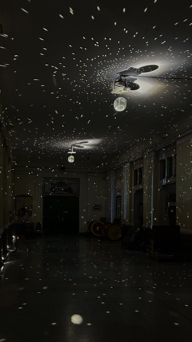 aboygoessolo's tweet photo. Living Old Building ✨
งานจัดแสดงไฟ Projection Mapping และ Light Installation คืนสีสันให้กับหัวลำโพง เริ่มจัดแสดงตั้งแต่วันนี้ - 26 มีนาคม 2566

⌂ สถานีรถไฟหัวลำโพง
⎋ 18.00 - 22.00น.

#UnfoldingBangkok #LivingOldBuilding https://t.co/Rygq8XaoLC