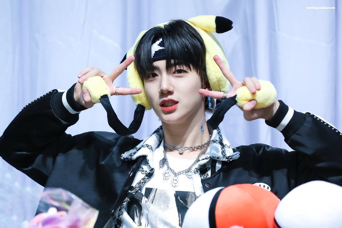just_serim's tweet photo. HAPPY WONJIN DAY 🐽🍑

#크래비티 #CRAVITY #원진 #함원진
#HAPPYWONJINDAY
#원진이랑_행복하기만해 https://t.co/vVa1kaD5vz