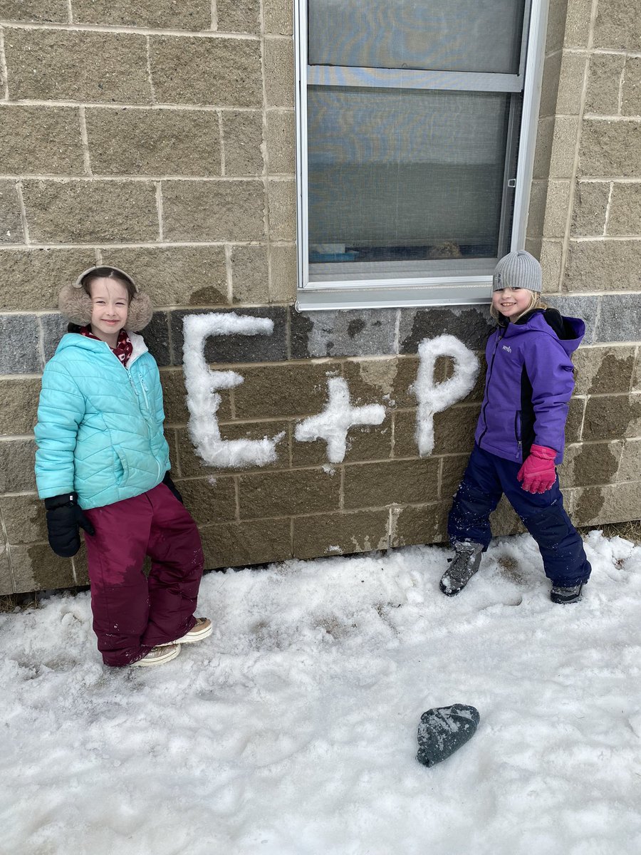 When the snow is wet, and sticks to the wall! Friendship! ❄️😍 <a href="/HTE_K4/">HTEK4</a> <a href="/NLESDCA/">NLESD</a>