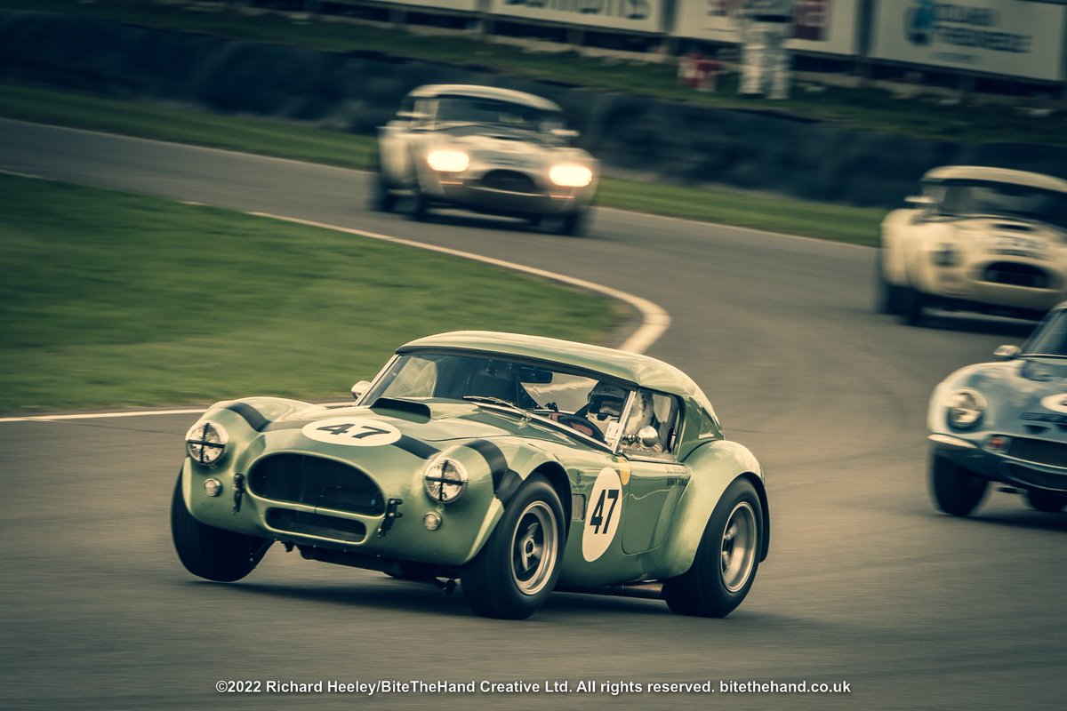 richardheeley's tweet photo. Bill Shepherd Automotive’s AC Cobra, with Bill Shepherd himself at the wheel, in the RAC TT Celebration Race, Goodwood Revival 2022. #accobra #ac #cobra #billshepherd #billshepherdautomotive #billshepherdcobra #goodwood #goodwoodrevival @goodwoodrevival https://t.co/VTGtb2LZew