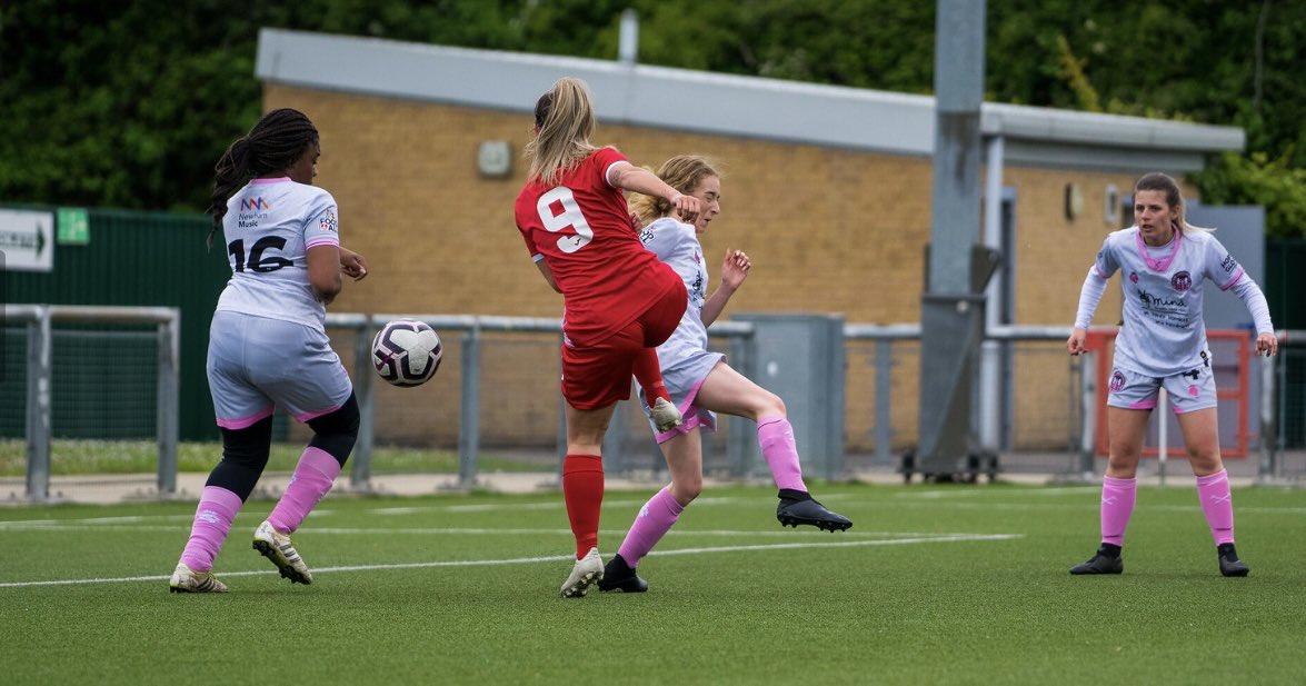 Throwback to our game Vs <a href="/HarlowLadies/">Harlow Town Ladies FC</a> oh how we miss these times 😢 #SheCan #ThrowbackTuesday