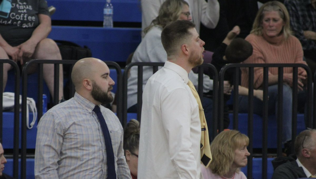 PlainPE_Hoops's tweet photo. Blessed to have this guy heavily involved with our program!

• Daily model of character for our athletes 
• Understands the program building process is one of delayed gratification 
• Loves kids, basketball &amp; his opportunity to lead 
• Work ethic, loyalty, detailed https://t.co/Egf6cLaRAf