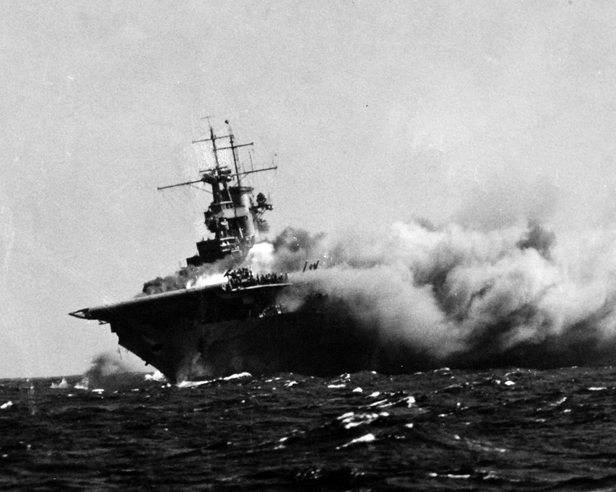 Aircraft carrier USS Wasp (CV-7) burning and listing after being torpedoed by Japanese submarine I-19 in the South Pacific on September 15, 1942.

#History #WWII