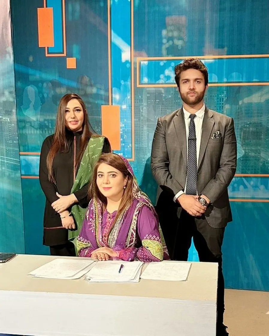 ZoraizOfficial's tweet photo. As a guest speaker on PTV with the amazing host @Fatimashaheen and fellow guest @Sadiasalman. Discussed the plans of my forum Health Warriors (Corona Recovered Warriors) in ramadan.

#healthwarriors #ramadan #ptv https://t.co/zkiL5IdOId