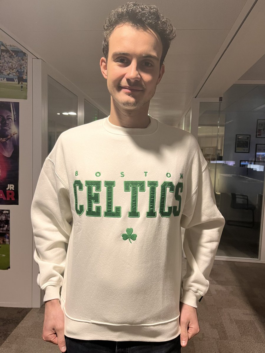 lequipedusoir's tweet photo. 🎁CADEAU🎁

@RomainHarent vous fait gagner un hoodie des Boston Celtics de la marque @NBAFRANCE 

- RT
- FOLLOW @lequipedusoir 
- Choisis ton chroniqueur https://t.co/xMymCanARN
