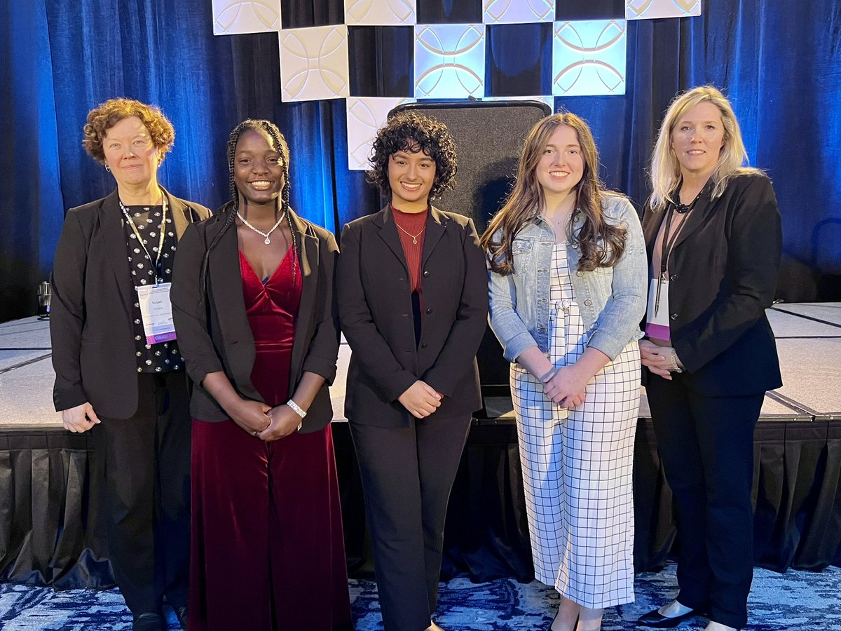 CharuChopra12's tweet image. Congratulations to Anisha and Reilly for earning scholarships from the Ohio Association of Administrators of State and Federal Education Programs. 4 students were selected all over Ohio, and 2 are from Sandusky High School 😊. Thank you @oaasfep #BlueStreakPride 💙@gobluestreaks