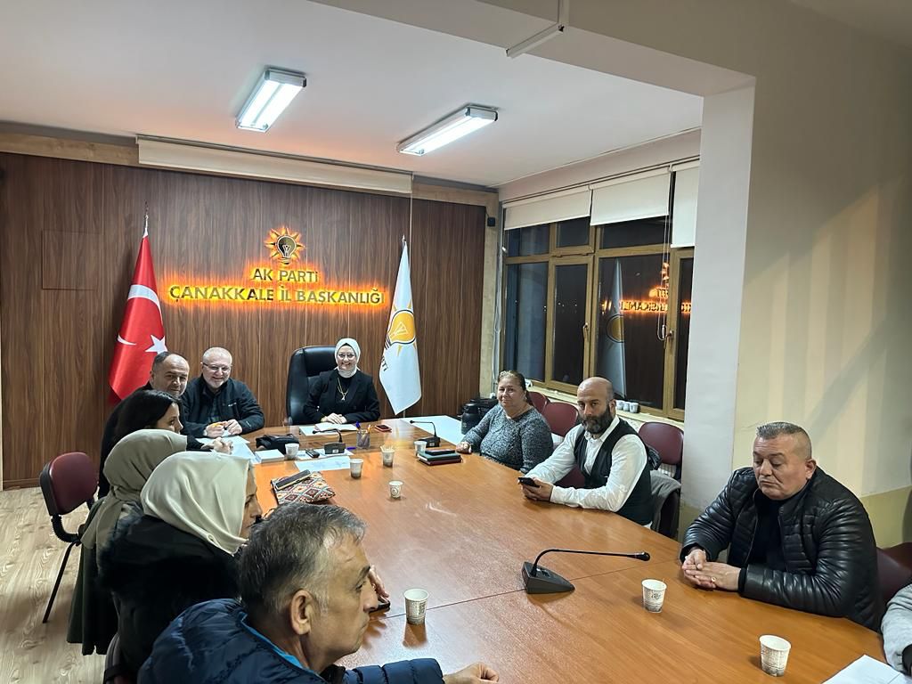 PartiLice's tweet photo. ▪️Haftalık Olağan Yönetim Kurulu toplantımızı Merkez İlçe Başkanımız Aynur Tuna Yavaş başkanlığında Yönetim Kurulu Üyelerimizin katılımıyla gerçekleştirdik. Teşkilat çalışmalarımızı ve gündemi değerlendirdiğimiz toplantımızın hayırlara vesile olmasını temenni ediyoruz. https://t.co/xWqo5ctLCX