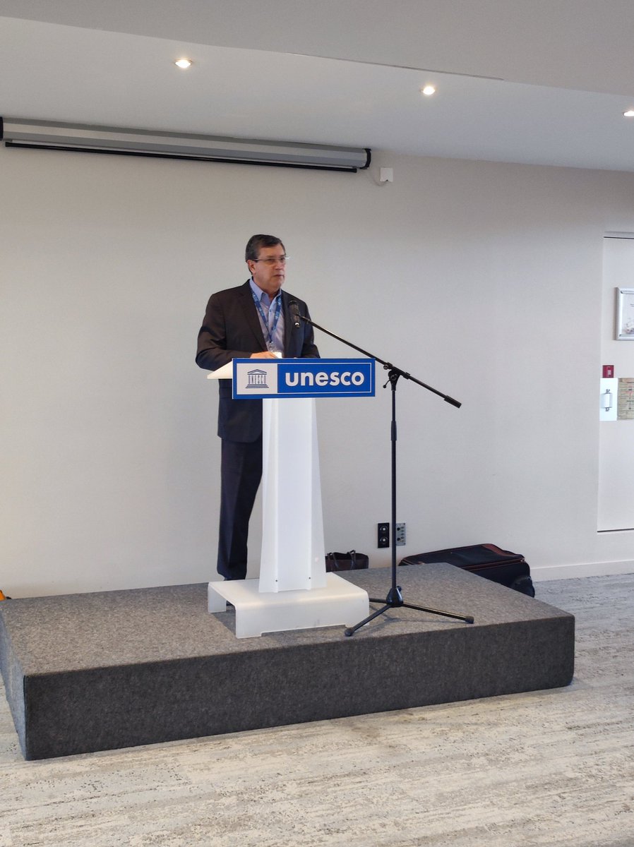 IocUnesco's tweet photo. It's a wrap! Our 2nd International #oceandata conference #IODC closed tonight with a reception kindly offered by @fugro & the traditional prize-giving ceremony recognizing contributions of key members of the @IODEocean Family.
Stay tuned: all #IODC photos soon on our #Flickr! https://t.co/f6abRIt2dX