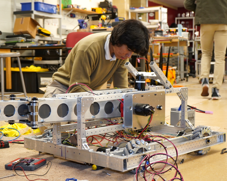 BCHigh's tweet image. Destination:📍Exploring your passions 🦅 Become an eagle and join your classmates on the field, stage, or studio during the 100+ clubs and co-curriculars offered at #BCHigh bchigh.edu/newstudents