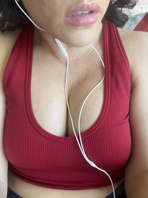 Thinking about sucking on a lollipop or something similar today&hellip;. ;)   https://t.co/KD5lDg9hT4 https://t<a href="/tag/goodmorning"class="tags"><span>#goodmorning</span></a>