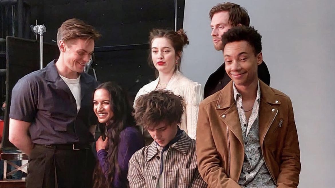 FilmUpdates's tweet photo. ‘SHADOW AND BONE’ has now spent four consecutive days as the #1 show on Netflix worldwide. https://t.co/VDgbKw90th