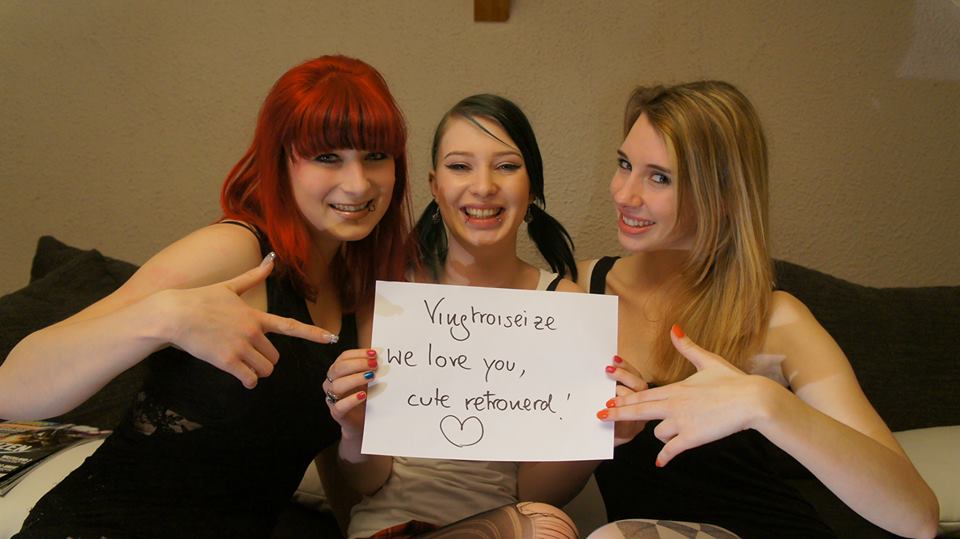 VingTroiSeize's tweet photo. Amigaaaaaaaaaaaaaaaaaaaaaaaa

This pic taken by Martin Herrmann some years ago!

Many Thanks mate &amp; Many thanks to these beautiful girls 😍 (real pic!)

► https://t.co/xHW39V6C01

#commodore #cbm #amiga #retrogaming #retrocomputer #videogames #80s #90s #Geek #Nerd #RetroNerd 😇 https://t.co/wd5WW9TAGg