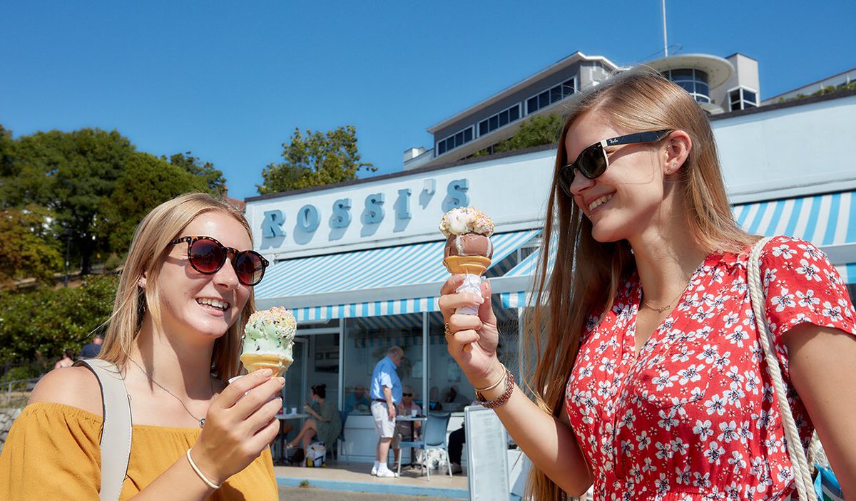 Hayley Forrest tweet media