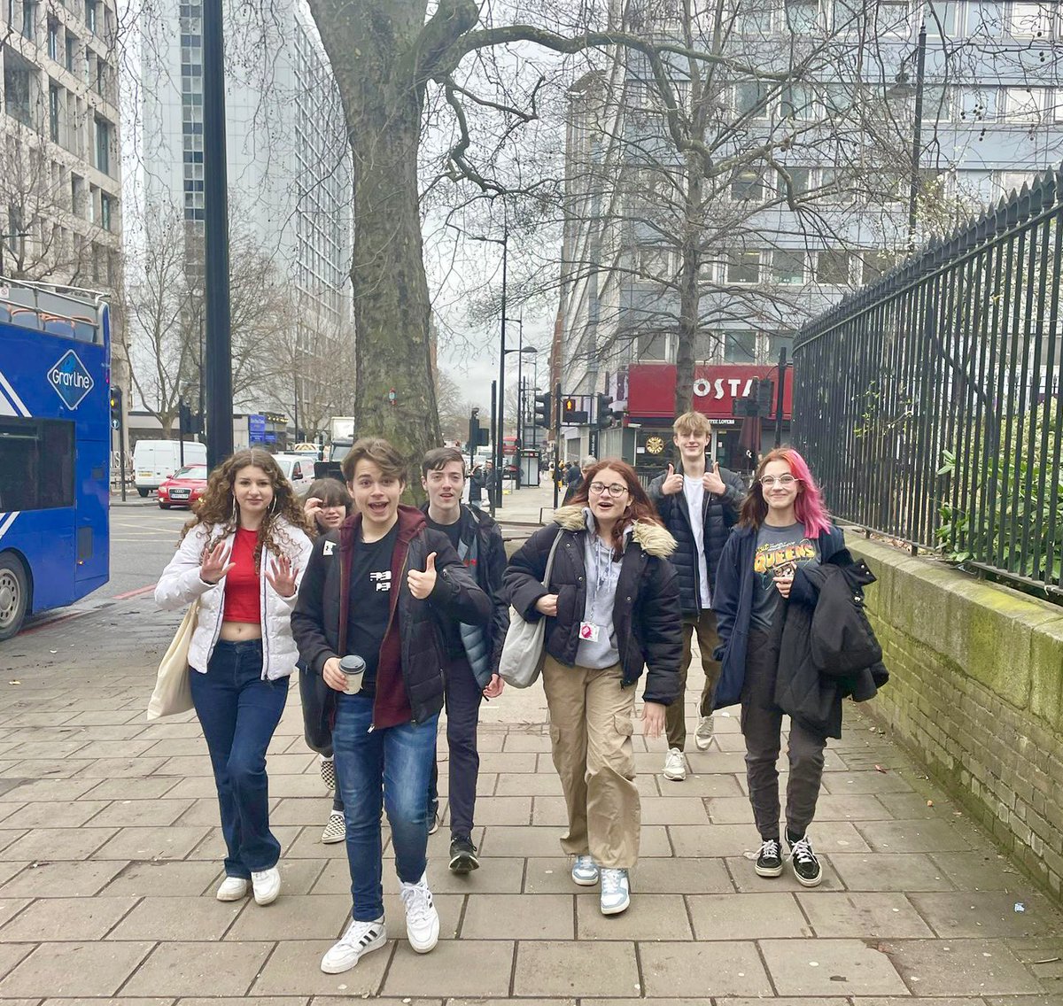 OrielHighSchool's tweet photo. What a great opportunity for our Y12 A Level English Language students today attending the @EngMediaCentre English Language conference. The day included a brilliant talk from @MichaelRosenYes We love this starstruck pic complete with autographs! π #OrielSixthForm #OrielEnglish https://t.co/H1Qne5MbpZ