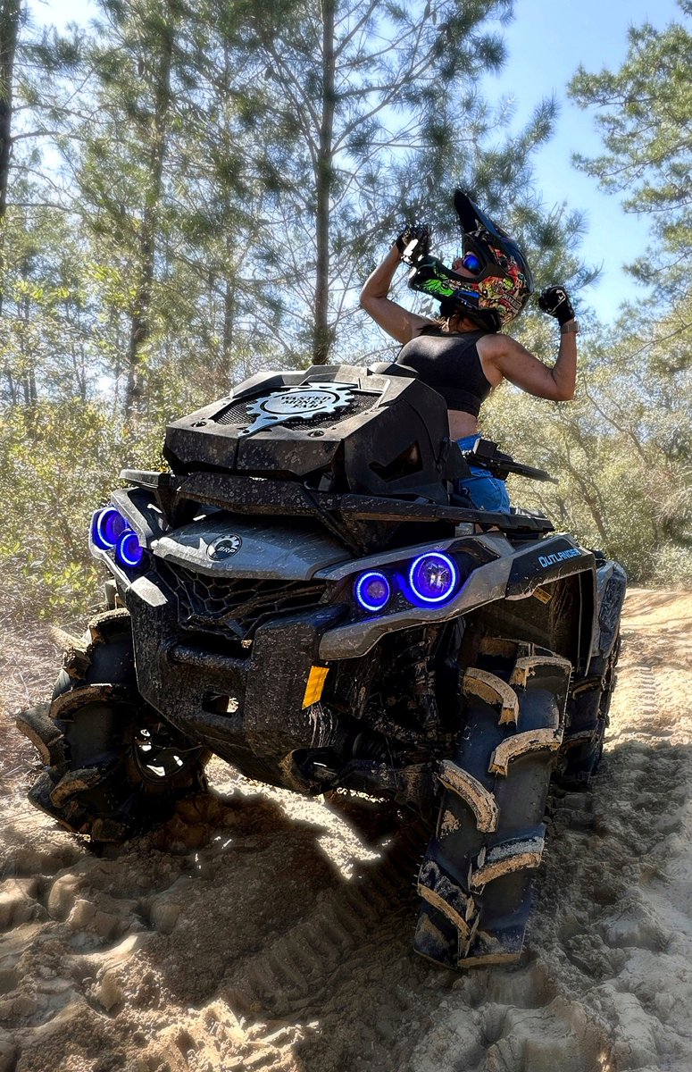 superatvtweet's tweet photo. πͺ You can't hold back @mudmaven.atv! Fear no trail on that @CanAm #Outlander with #AssassinatorTires! π€π© #LetsRide πΈ: @muddymonkeyoffroad
#superatv #satv #satvnation #teamsuperatv #muddymonkeyoffroad #canam #canmoutlander #4wheeler #4wheeling #4x4 #assassinators #sassies https://t.co/xKYCUwT3jW
