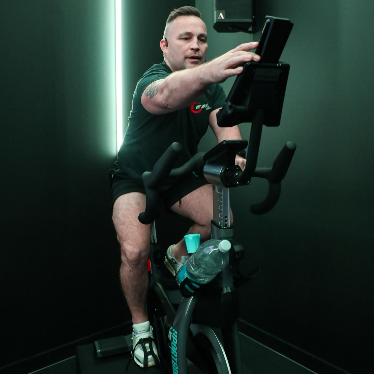 Our indoor cycling classes are 💨 🚲 

Pack your water bottle, good energy, and confortable clothes and join us at our studio this week 💪