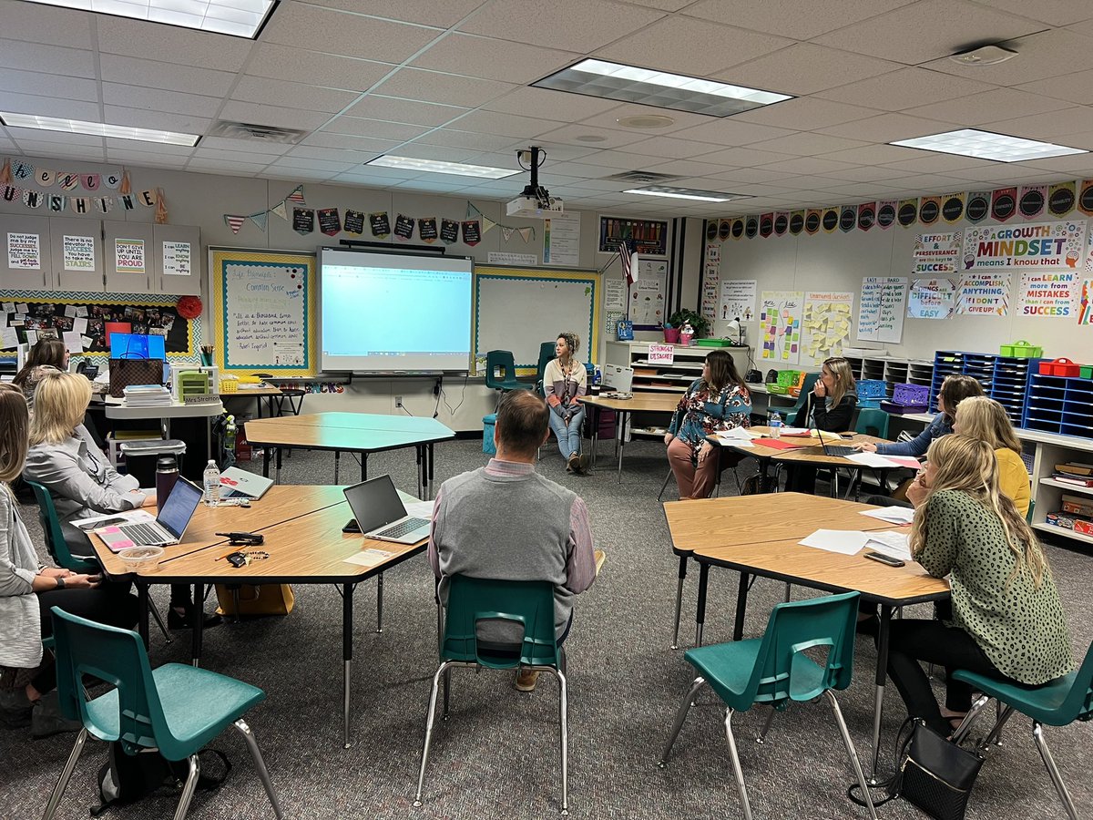 Crysrommuel's tweet photo. Shining and sharing in @TomballISD today @TISDTES with collaborative partners from @SealyISD 👍🏻👏🏻 @SolutionTree #ModelSchool #PowerinCollaboration https://t.co/ps6UOsputC