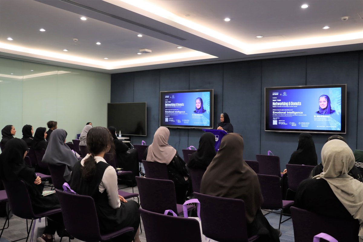 KPMGSaudiArabia's tweet image. استضفنا بالأمس جلسة حوارية قامت بإدارتها الدكتورة آلاء البعيز كجزء من شراكتنا مع @_codeforgirls وكان محور الجلسة موضوع يوم المرأة العالمي لهذا العام: "الابتكار والتكنولوجيا للمساواة بين الجنسين" حيث تطرقنا خلالها لموضوع الذكاء العاطفي وأهميته وحجم تأثيره على النساء في العمل.